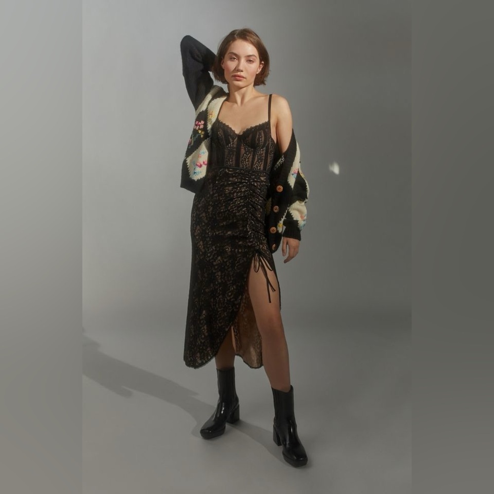 URBAN OUTFITTERS Angelica Corset Midi Dress Black Lace Front Slit Size Small - Picture 3 of 13